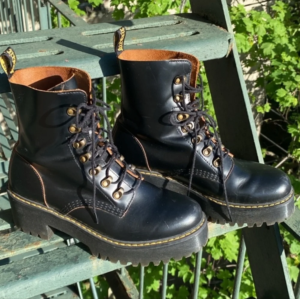 Dr. Martens Leona Mid Heel Platform Combat Boots, Docs High Heel Leather, 90s - Picture 7 of 16